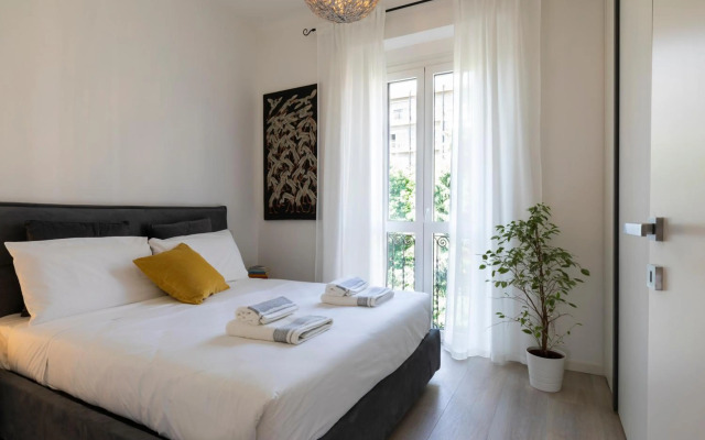 Fashion District - Top Floor Apartment