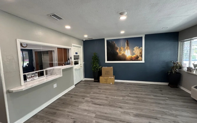 Sunrise Inn by OYO Titusville FL