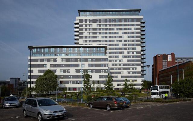 Skyline Plaza by Viridian Apartments