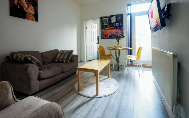Couldon Lodge  Family Room 3