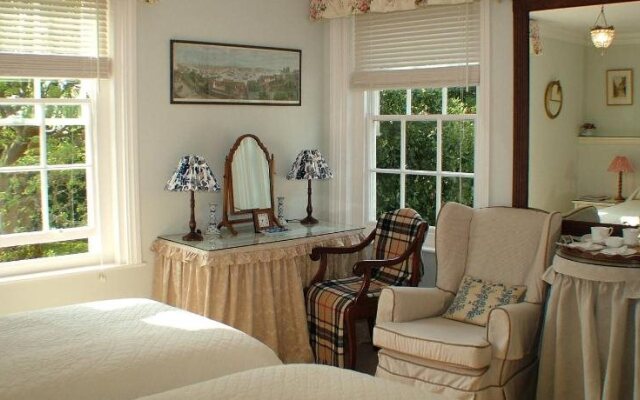 Bed & Breakfast at Ocklynge Manor