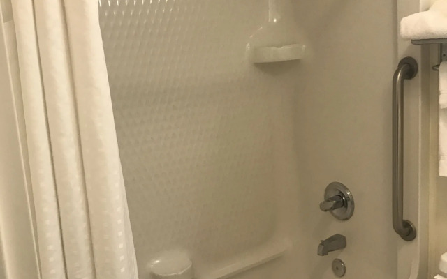 Holiday Inn Redding by IHG