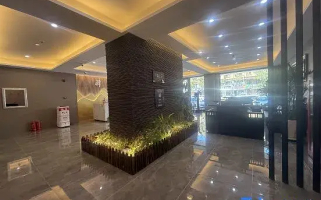 Lishu County Yifei Business Hotel