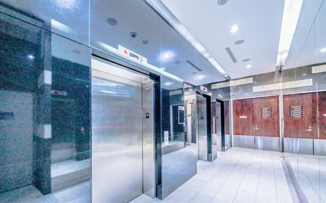 Lake View Luxury Condo by Elite Suites