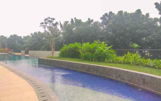 Comfort Living and Homey Studio Apartment Transpark Cibubur By Travelio – Pool – Depok
