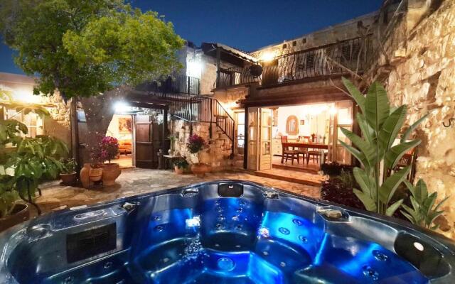 Boutique Traditional Spa Vila newly renovated 2023!