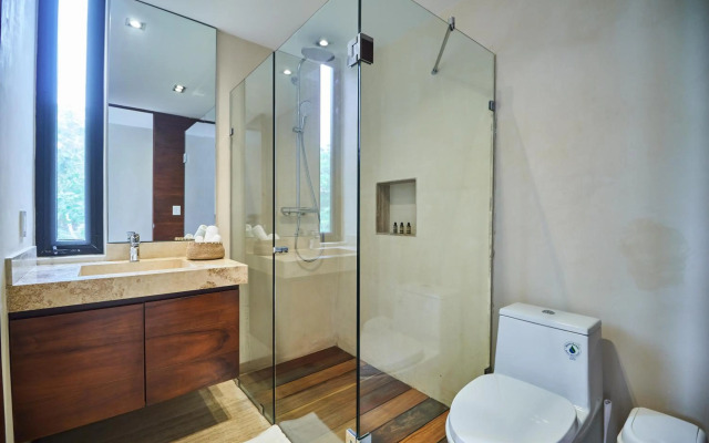 BV 230 Modern 2 BD Condo & private rooftop Jacuzzi