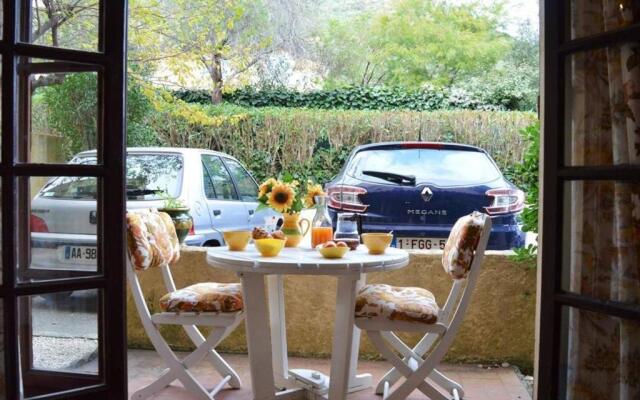 Appartement Le Lavandou, 1 pièce, 2 personnes - FR-1-251-66