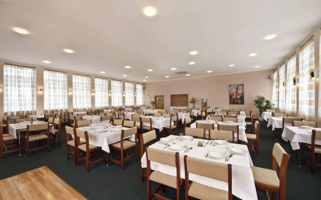 Hotel Plus