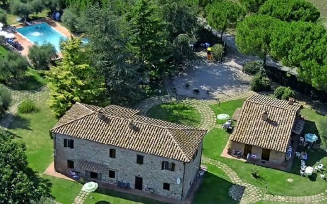 Willow apt With Shared Pool