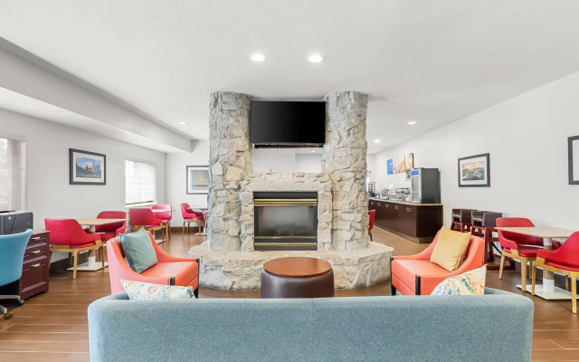 Comfort Inn & Suites Bellevue - Omaha Offutt AFB