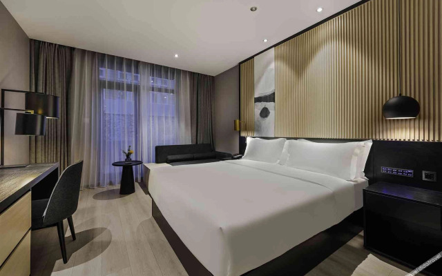 Orange Hotel  (Shanghai Hongqiao Railway Station Store)