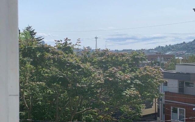 Eastlake Little Oasis