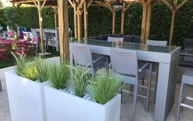 Hotel le president GARE TGV NIMES PONT DU GARD