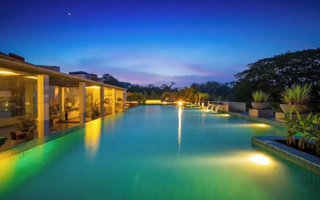 Coastal Grandeur by Da Alohas