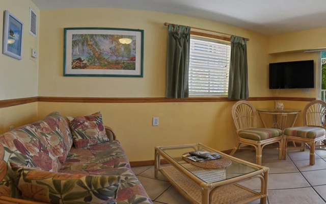 Manatee Bay Inn - Near Fishing Pier Fort Myers Beach