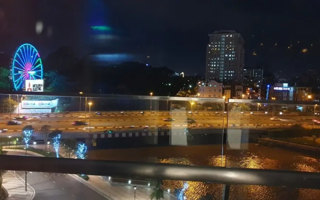 Stay In Vietnam Vinhomes Golden River