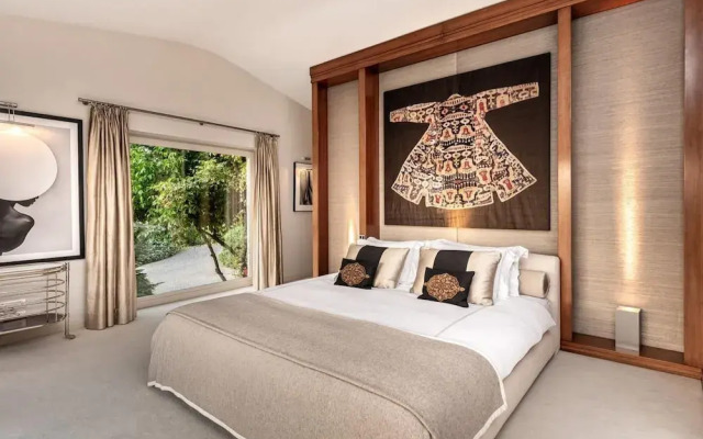 Enchanting 22 000m2 Property and Elegant 5 Bedroom Manor