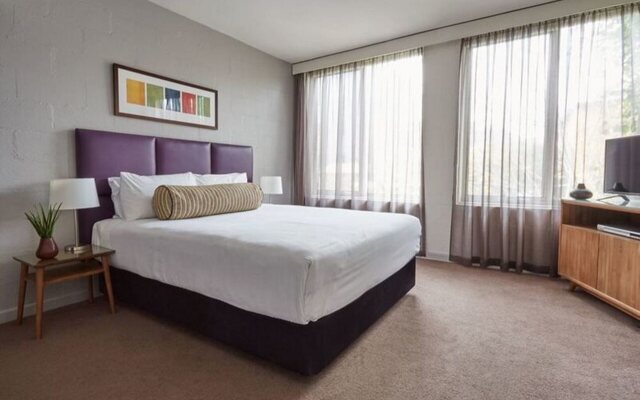 SoYa on Davis Apartment Hotel