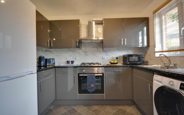 Manchester Townhouse by Bevolve - 4 Bedrooms - Free Parking