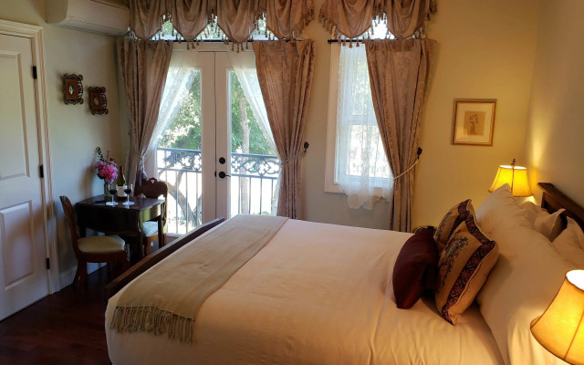 The River Belle Inn