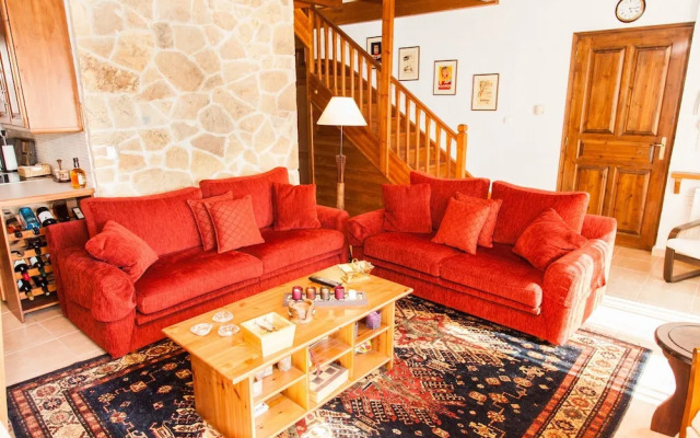 Hilltop Restful Maisonette in Arachova