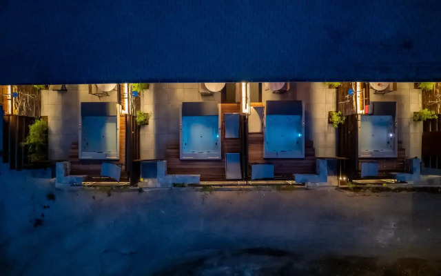 Sylvia Camping & Luxury Suites