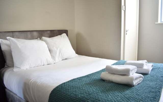 3 Bedroom Apartment In Temple Bar
