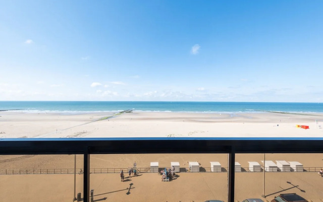 Spacious Apartment With Terrace