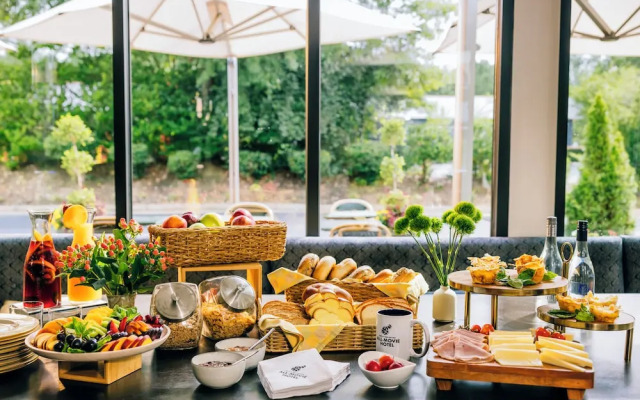 Days Inn And Suites Peachtree City