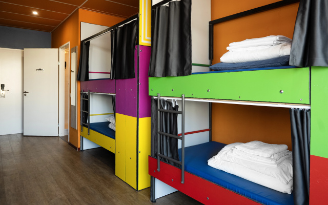 Amsterdam Teleport Hotel - Image 3