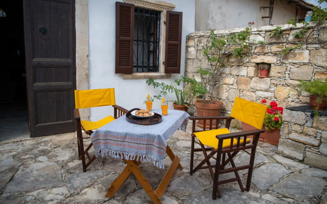 Apanemia Inn