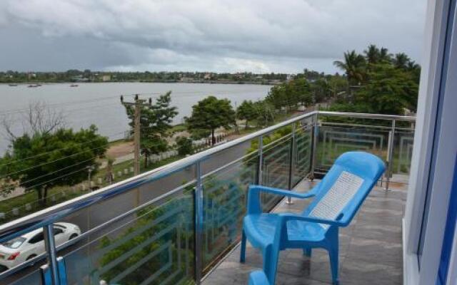 Trinco Lagoon
