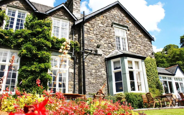 Lyzzick Hall Hotel