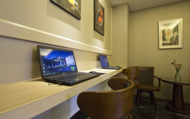 Olah Poshtel Taichung Wenxin