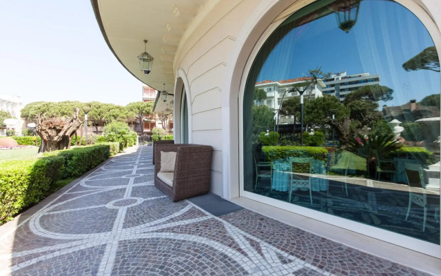 Hotel Palace
