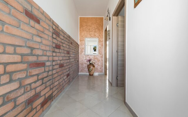 3825 Sabbiabianca - Aptm B by Barbarhouse