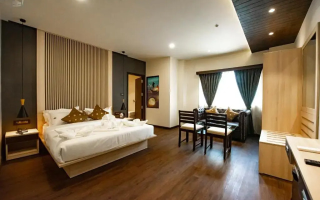 The Royal Palace Hotel 400703