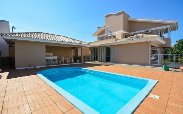 Casa com Piscina Morro das Pedras