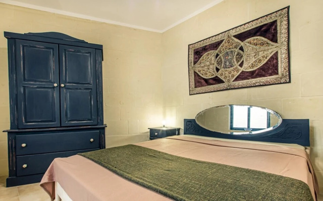Retro Designer Homelike Apartment - Close to Beach