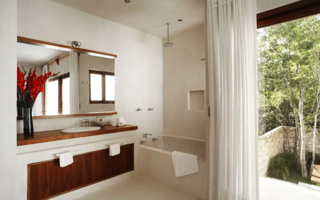 The Mayan Jungle House