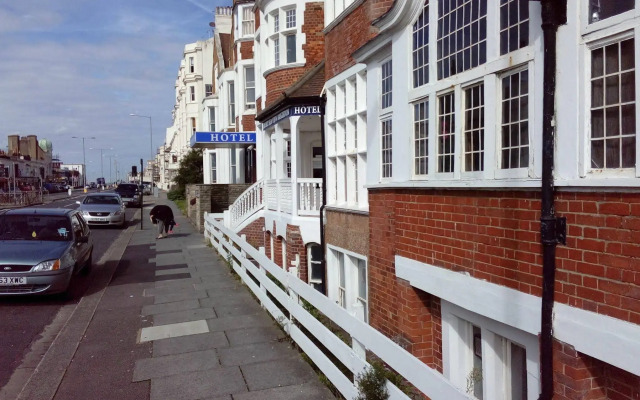 Smart Sea View Brighton Hostel