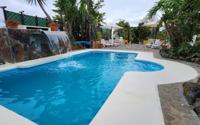 Oasis Hill Botanical Garden