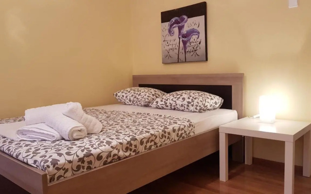Menta errathens Apartment - Athens Center, 5 BD, 2 BATH