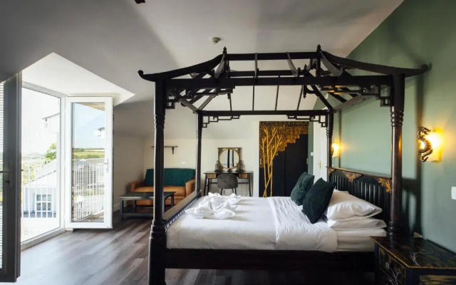 The Woodridge Inn Hotel