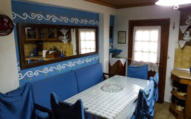 Proias Guesthouse 7km from Meteora!At village VLACHAVA