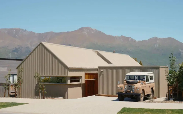 Scout - Architectural Design - Sleeps 6