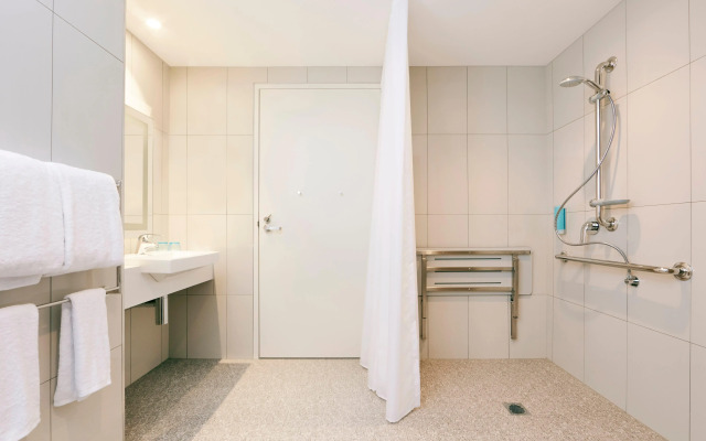 Holiday Inn Express Adelaide City Centre by IHG