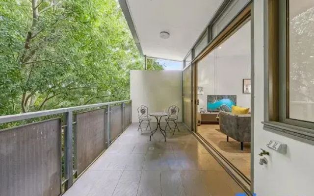 Rooftop 2 Bed Apt With Terrace at Newtown