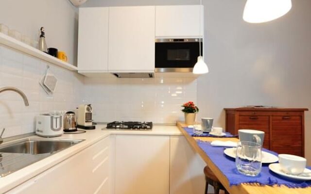 Fotofever Apt, two bedrooms with air conditioned in elegant shopping area, close to Vatican City